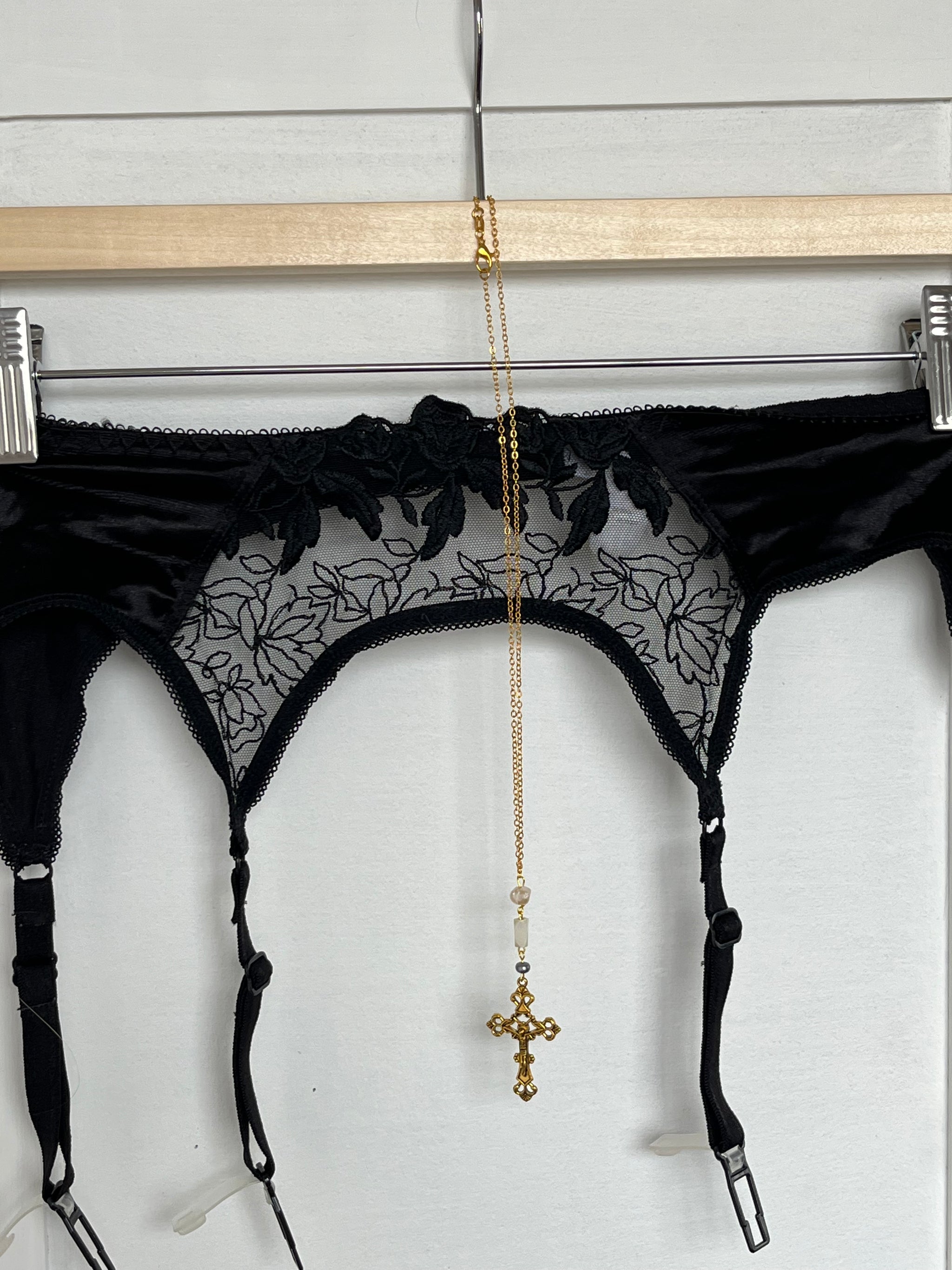 Black French garter Belt | ani vintage  Ani Vintage