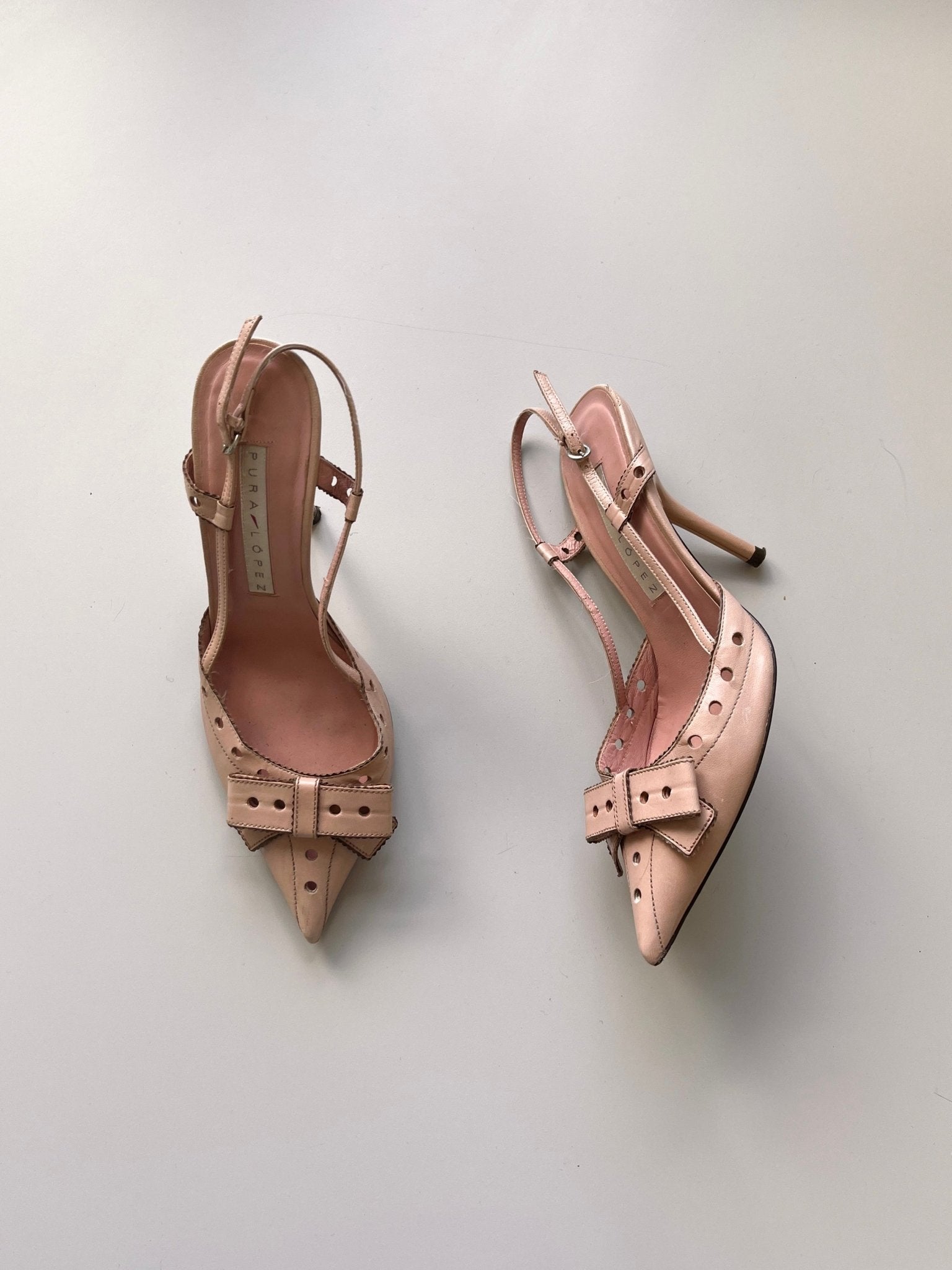 Copy) Baby Pink Pointed Toe Slingback Heels ani vintage – Ani