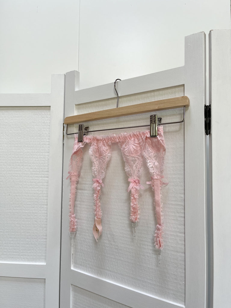 Baby Pink Lace Garter Belt | ani vintage Ani Vintage Baby Pink Lace Garter Belt | ani vintage Ani Vintage