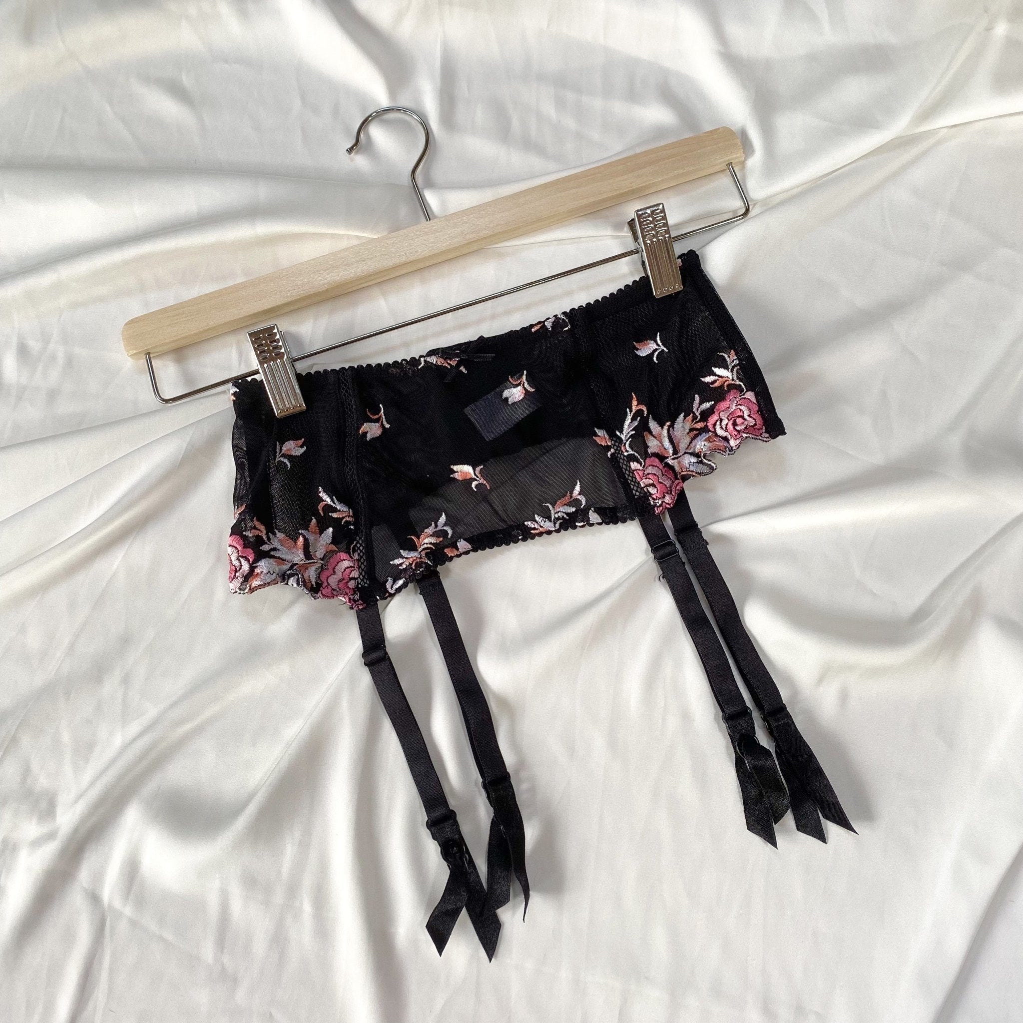 Black Floral Garter Belt | ani vintage Ani Vintage Black Floral Garter Belt | ani vintage Ani Vintage