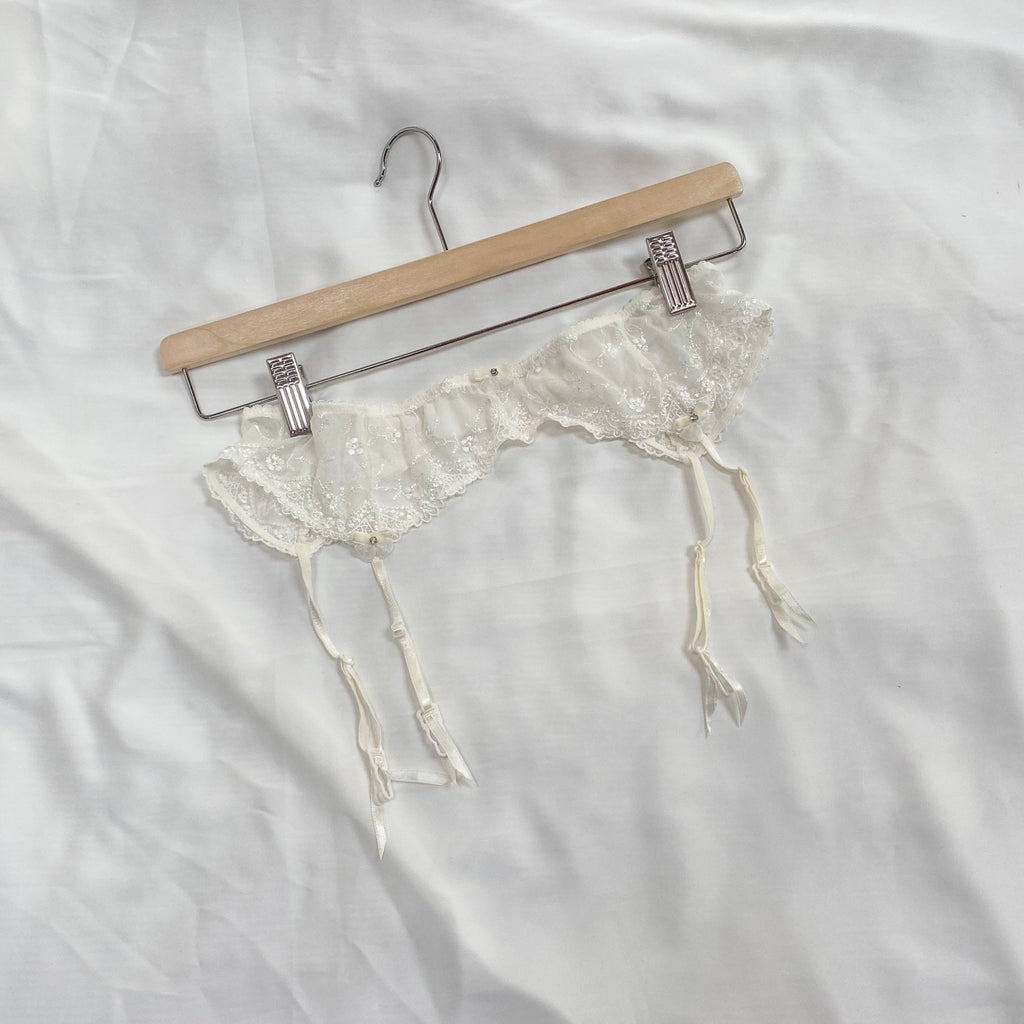 Delicate White Garter Belt - Ani Vintage - Dublin Ireland