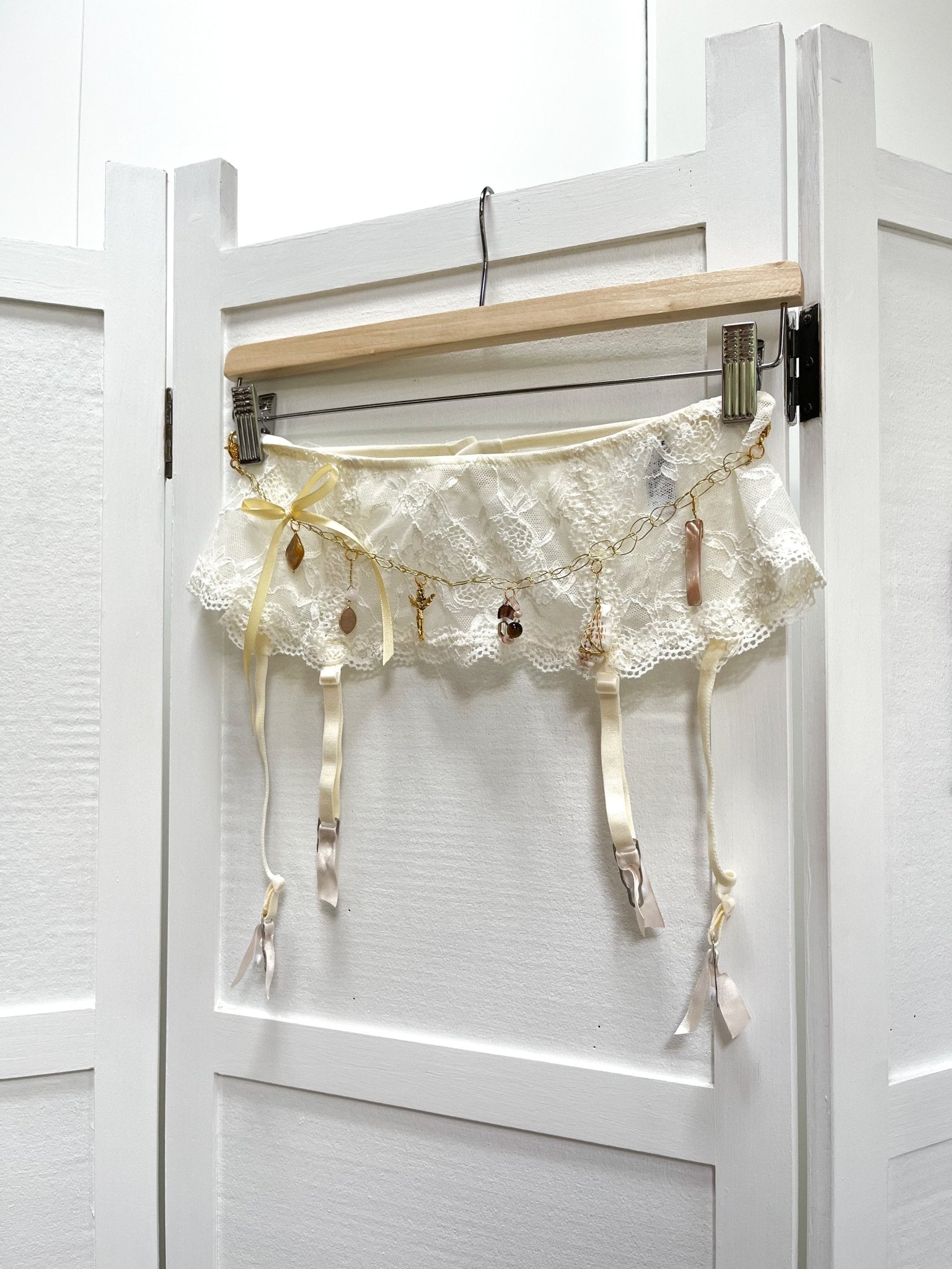 Italian Lormar Garter Belt | ani vintage Ani Vintage Italian Lormar Garter Belt | ani vintage Ani Vintage