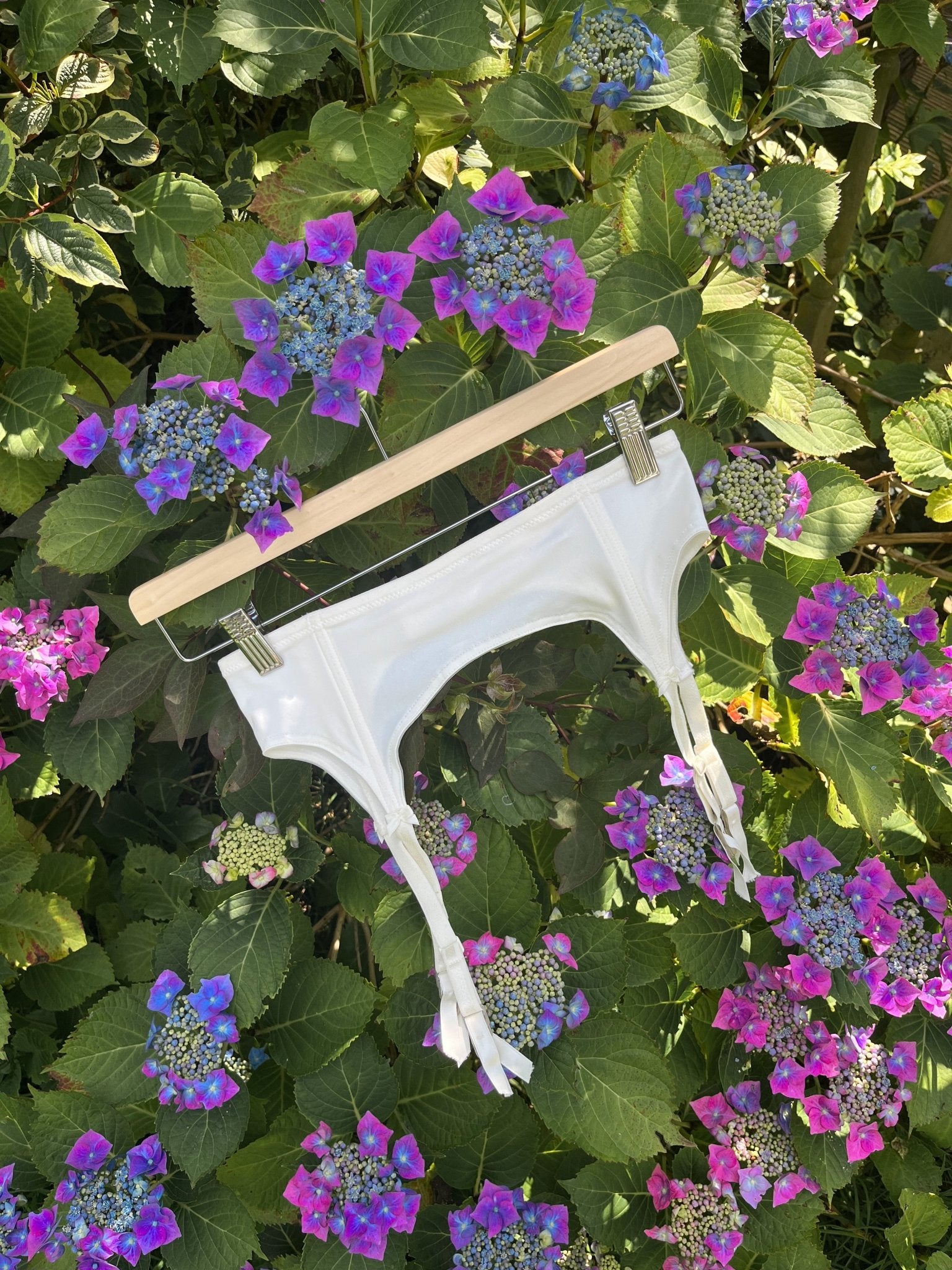 Simple White Garter Belt | ani vintage Ani Vintage Simple White Garter Belt | ani vintage Ani Vintage